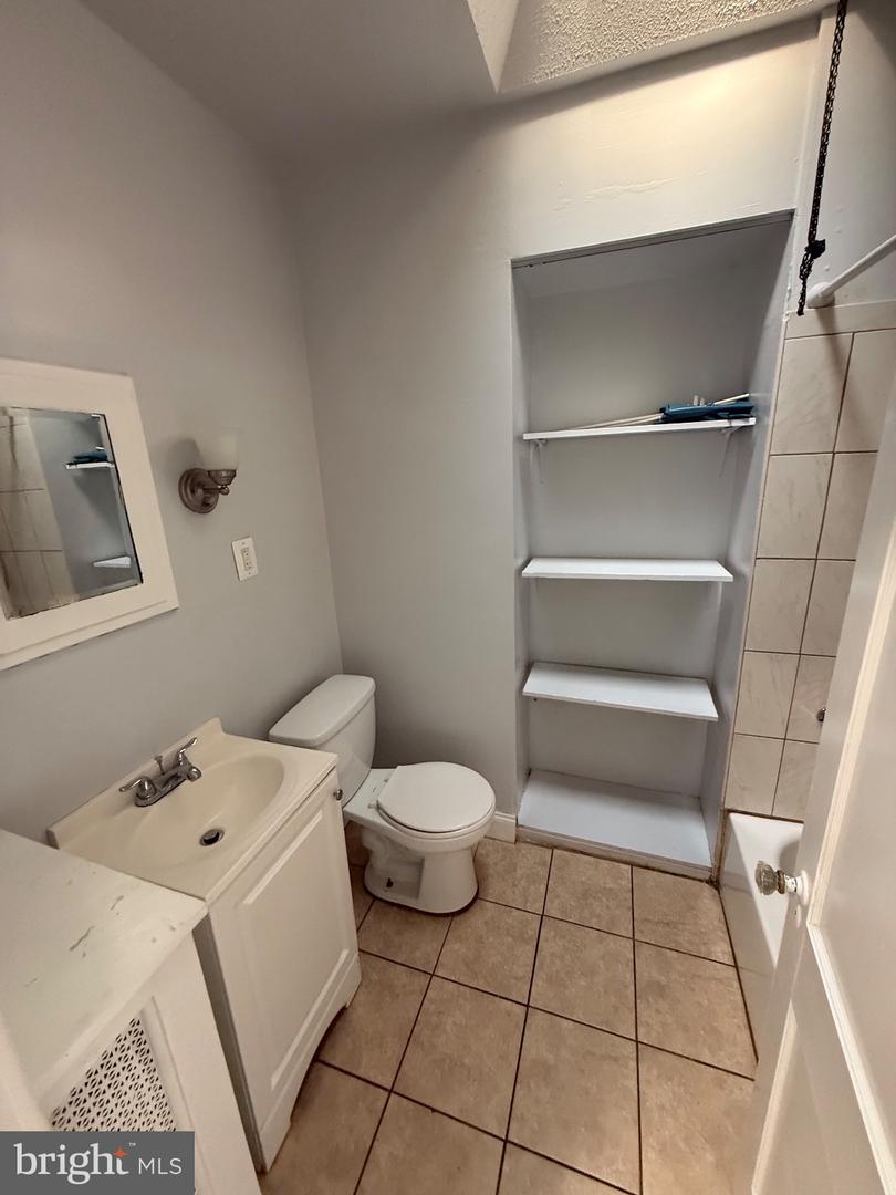 886 Sanger St Property Photo 20