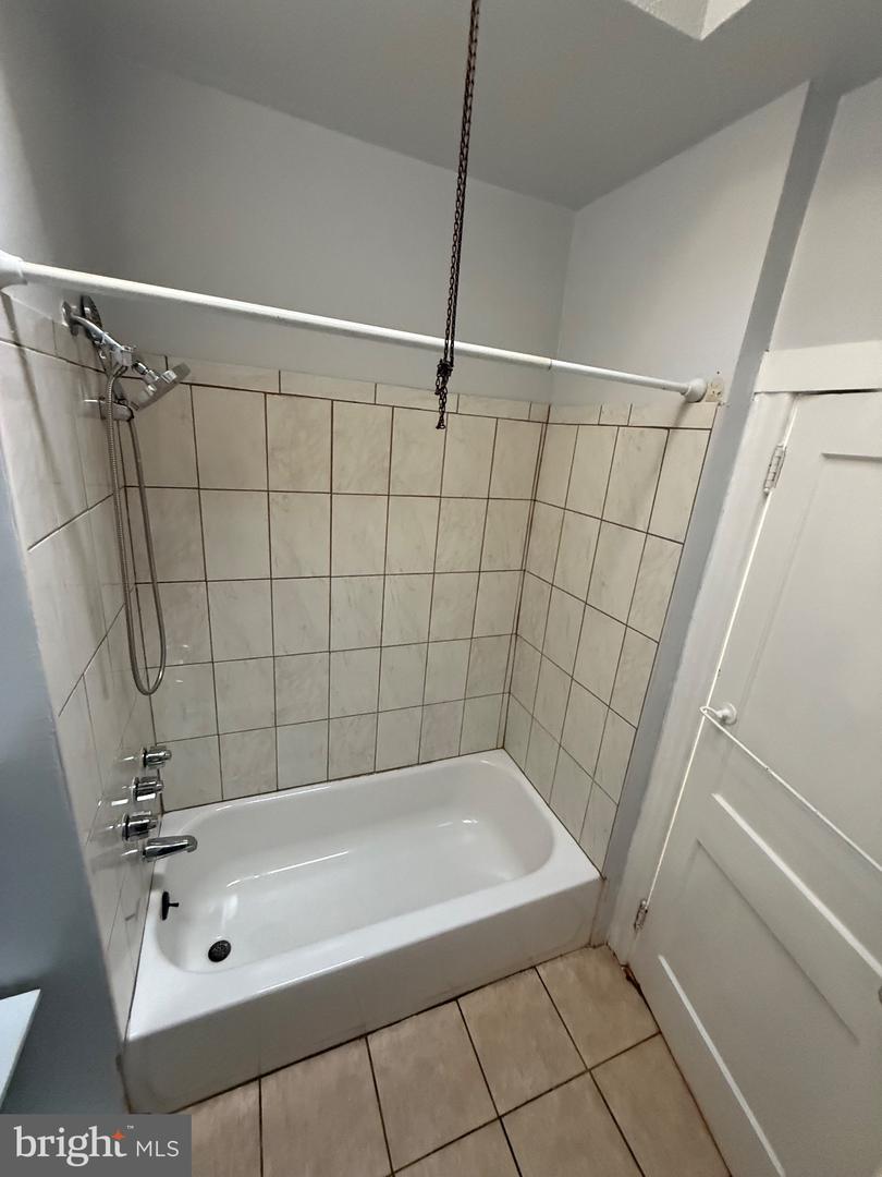 886 Sanger St Property Photo 21