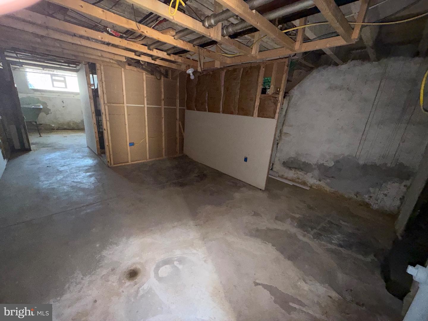886 Sanger St Property Photo 31