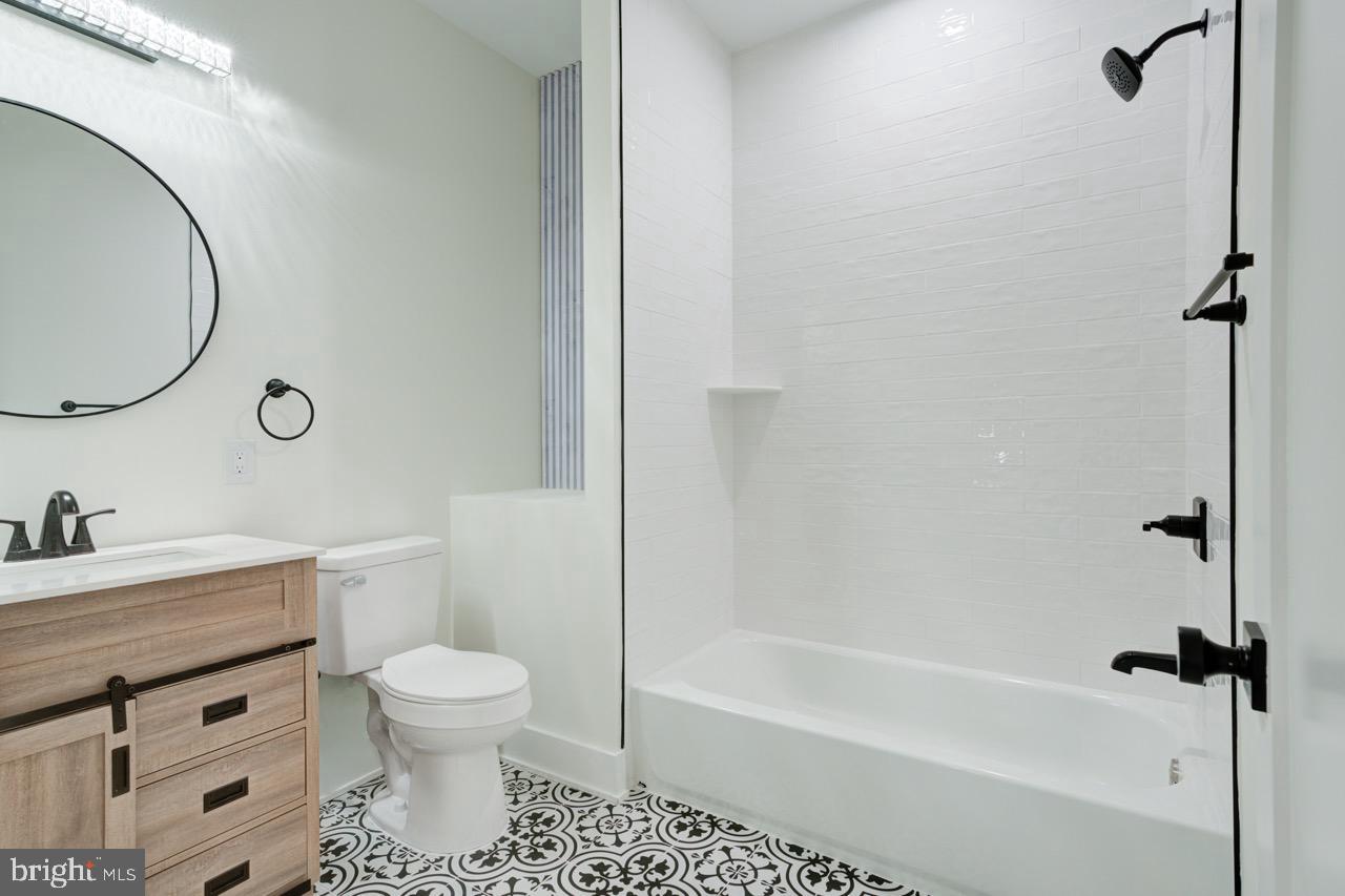 2620 E Harold St Property Photo 44