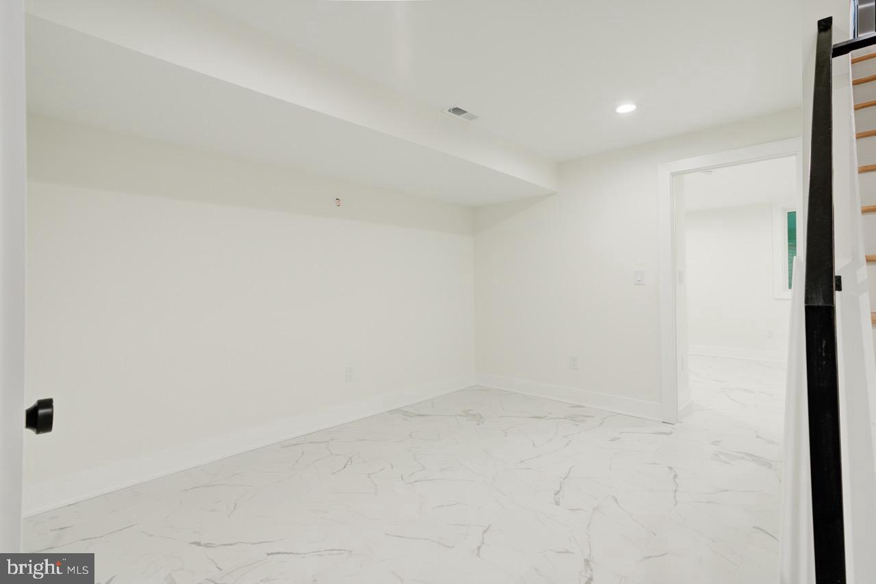 2620 E Harold St Property Photo 46