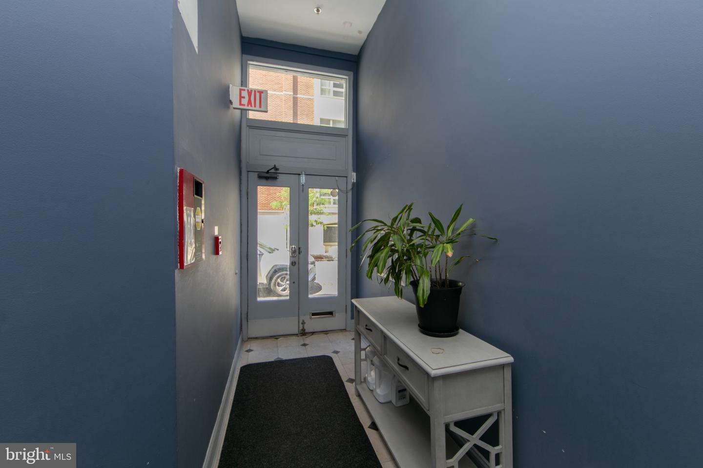 309-00 N 3rd St #c Property Photo 3