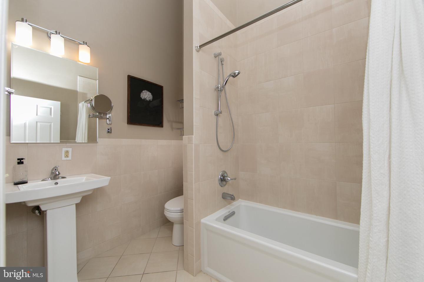 309-00 N 3rd St #c Property Photo 27
