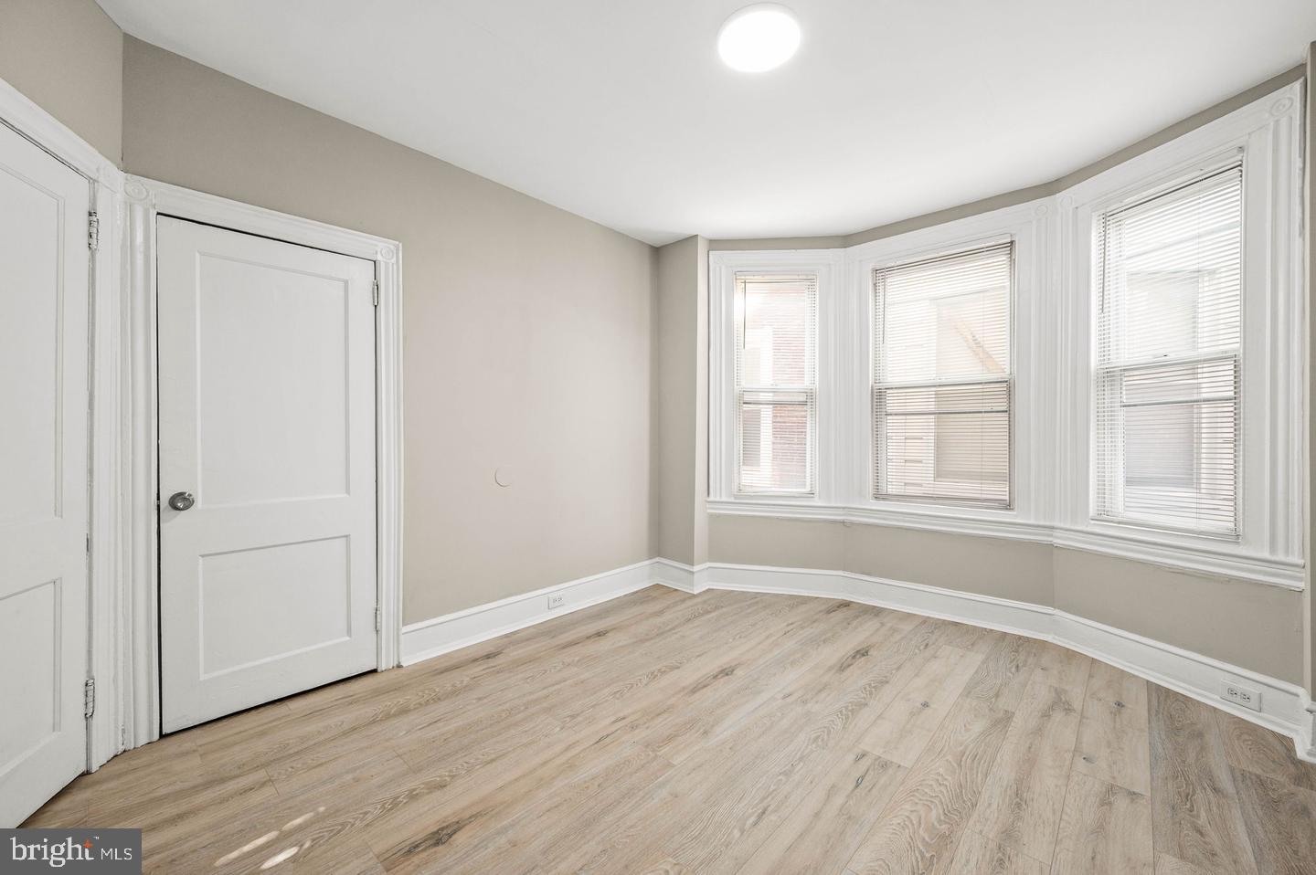 5011 Larchwood Ave Property Photo 11