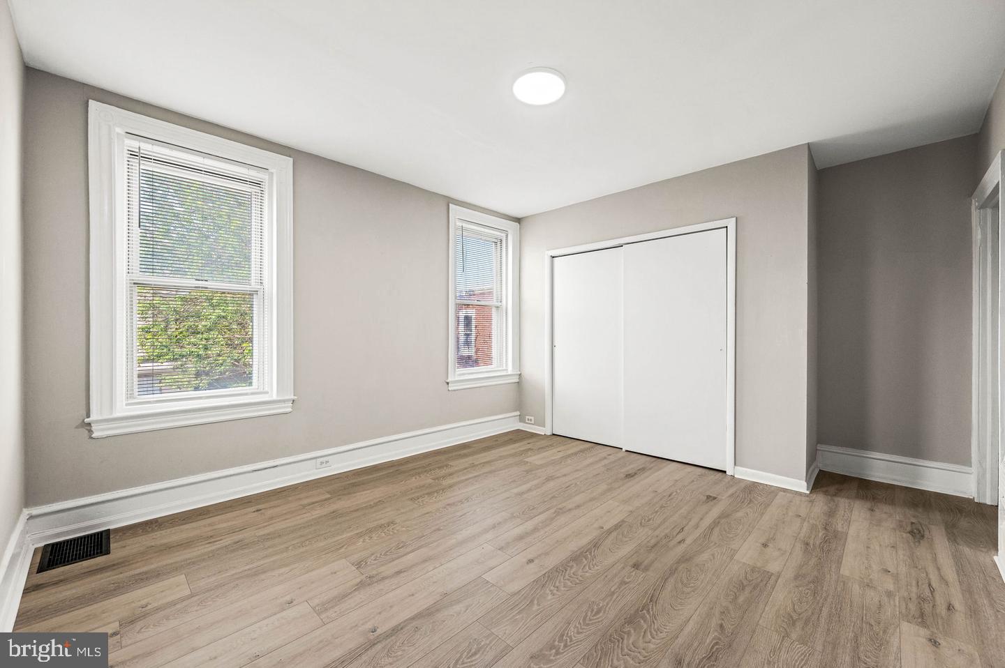 5011 Larchwood Ave Property Photo 13