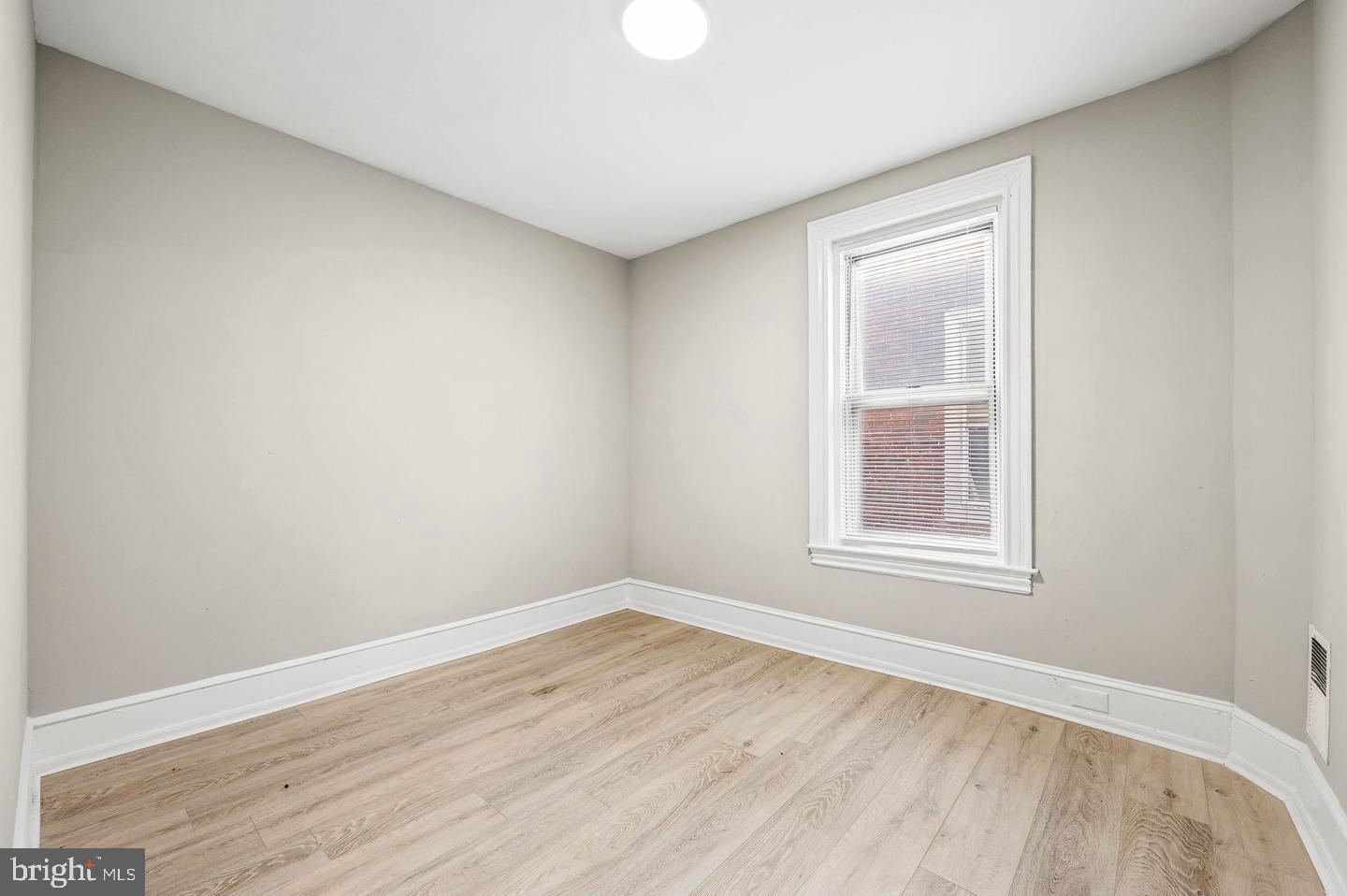 5011 Larchwood Ave Property Photo 15
