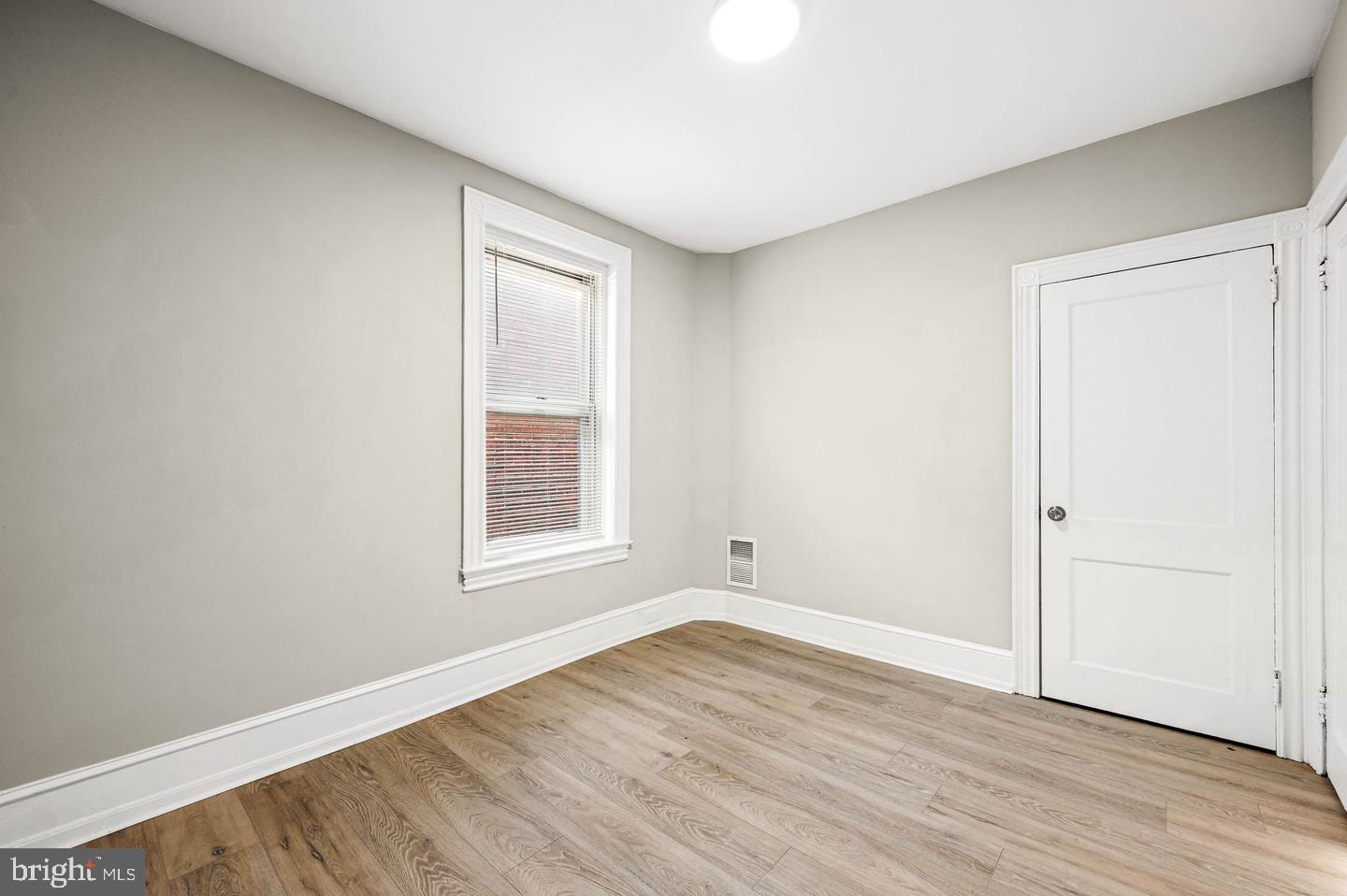 5011 Larchwood Ave Property Photo 16