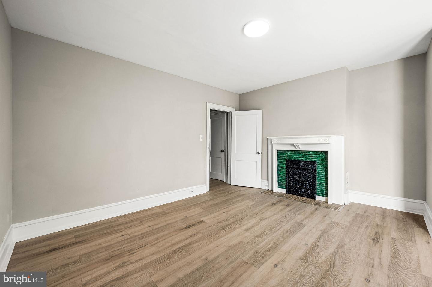 5011 Larchwood Ave Property Photo 18