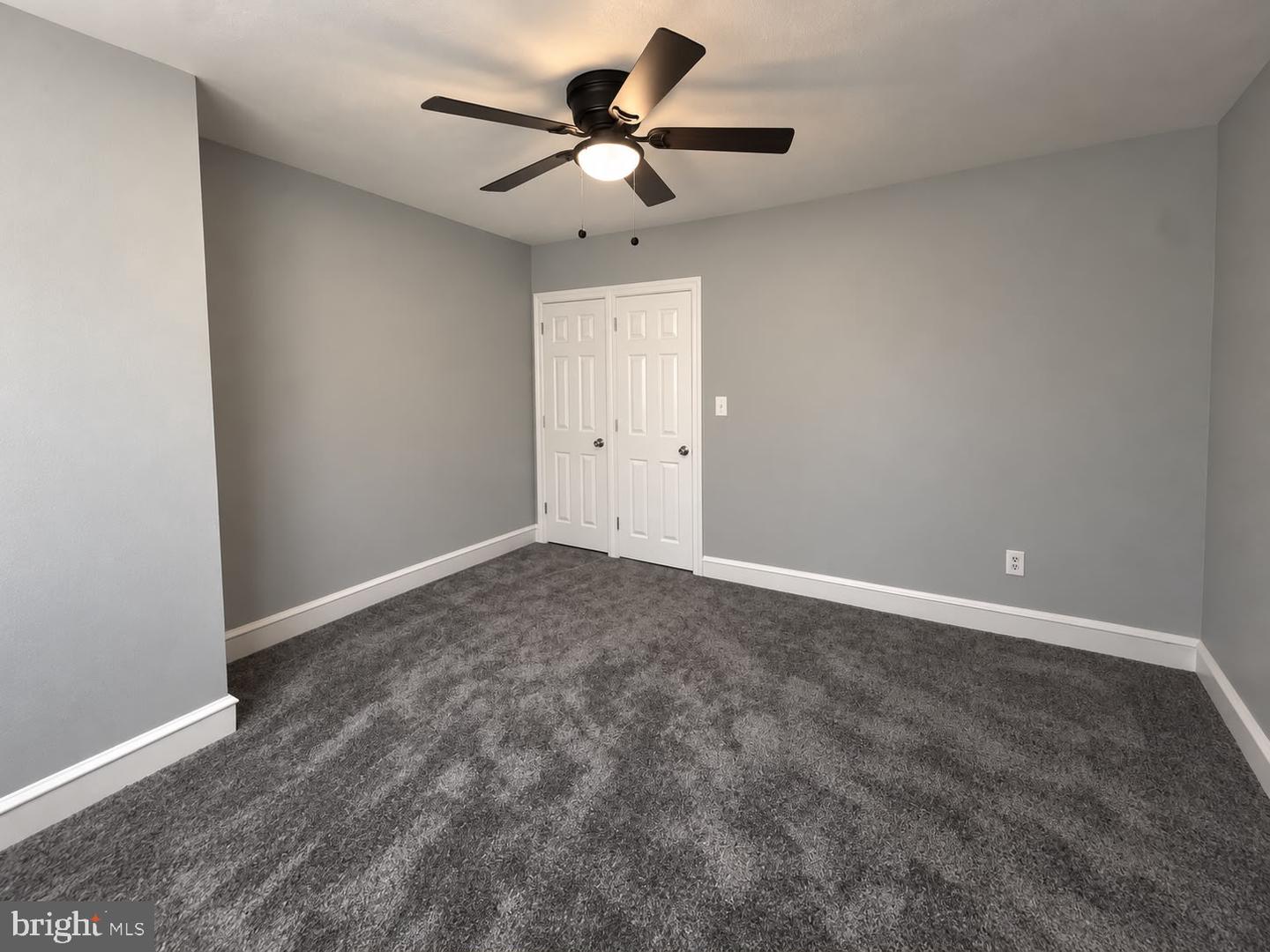 5648 N Lawrence St Property Photo 14