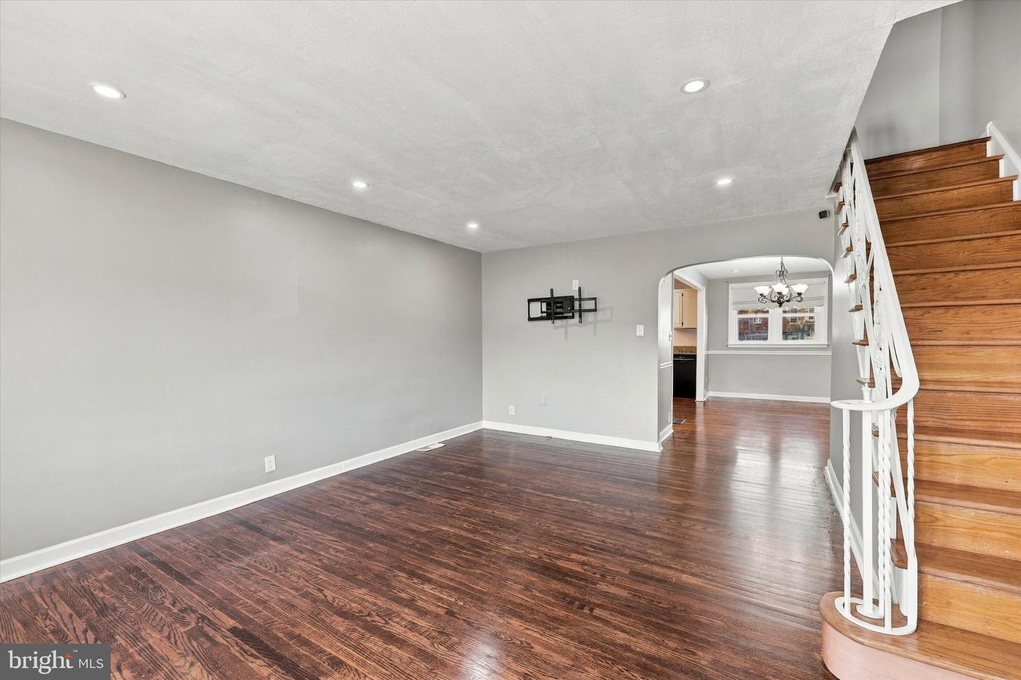 3127 Fairfield St Property Photo 4