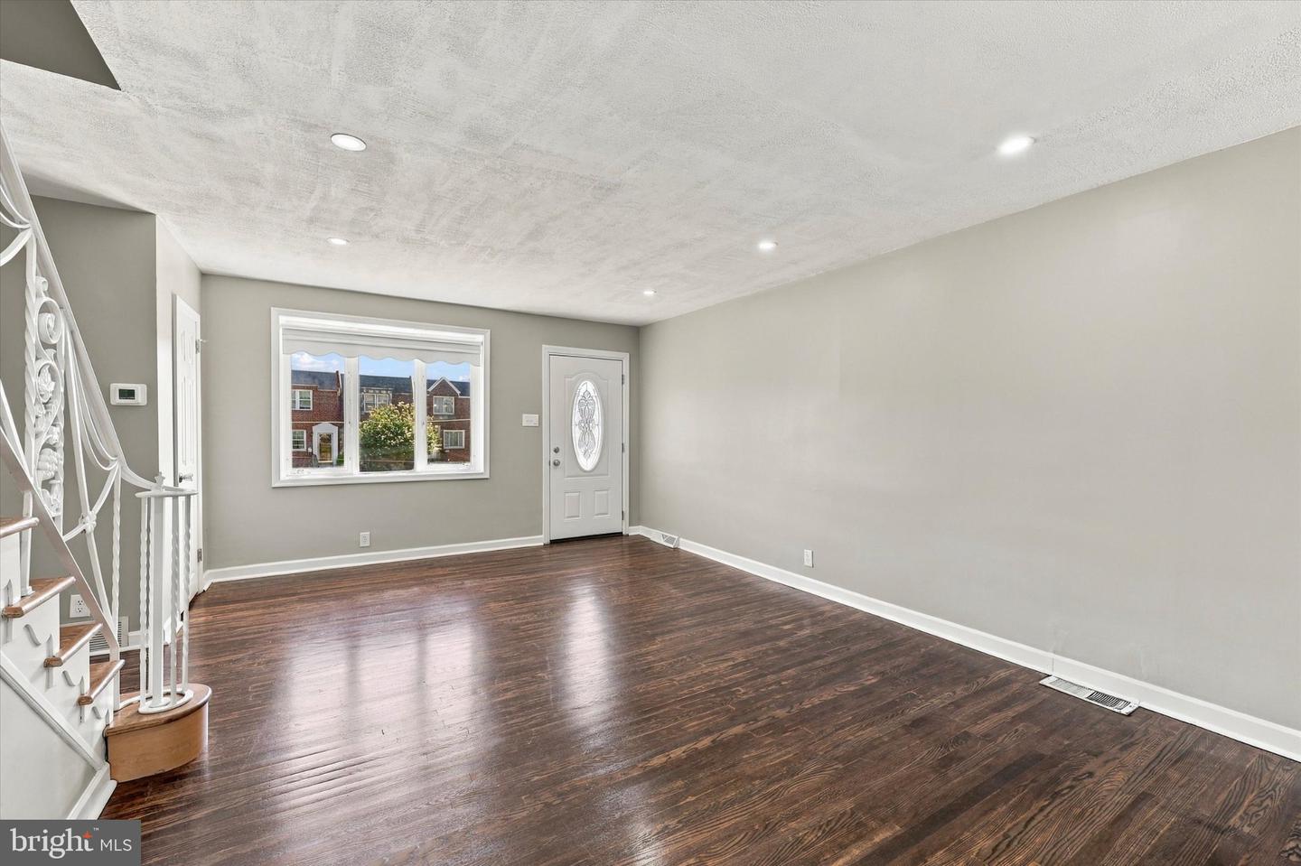3127 Fairfield St Property Photo 5