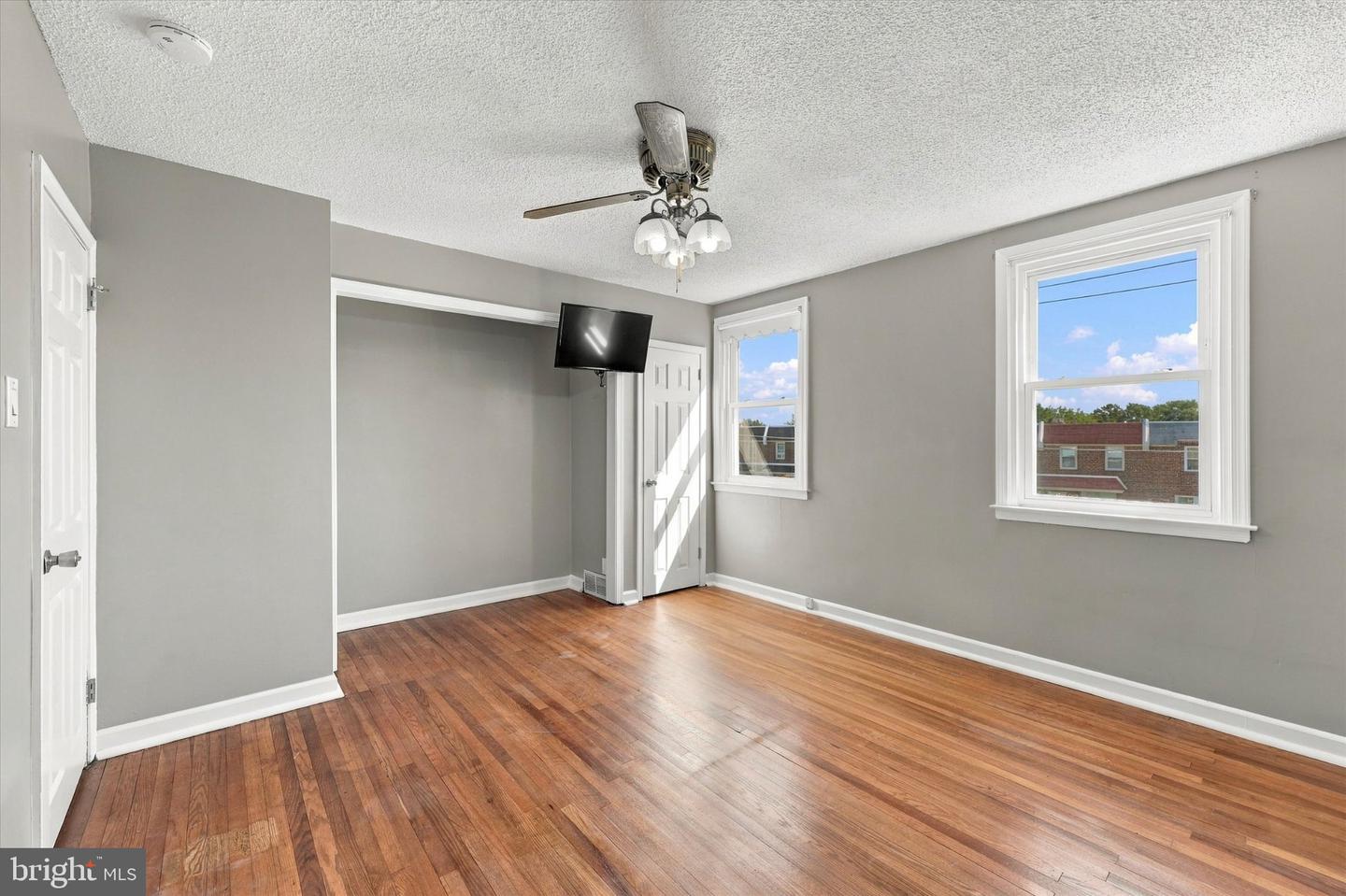 3127 Fairfield St Property Photo 11