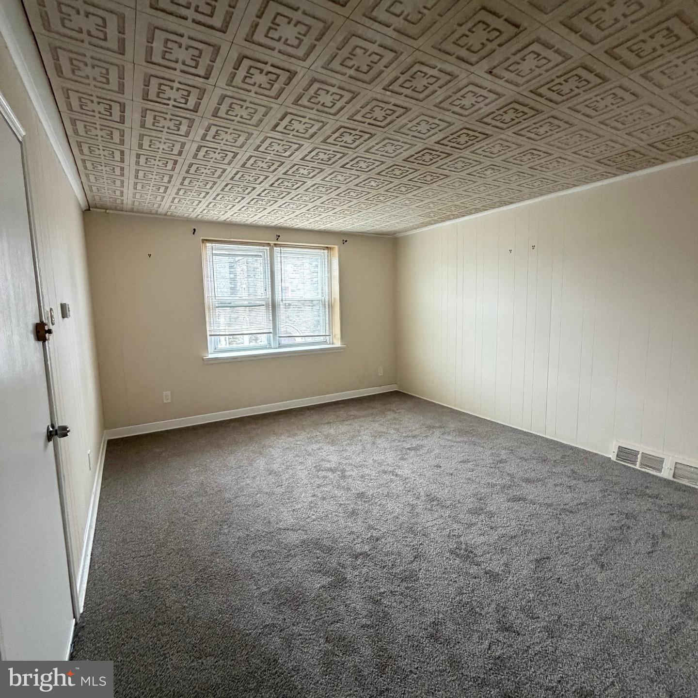 1320 W Nedro Ave Property Photo 2