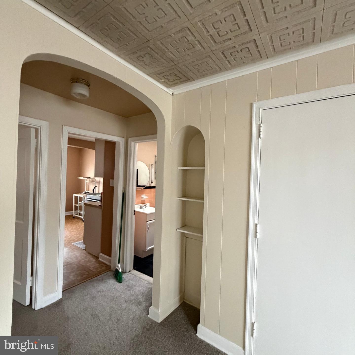 1320 W Nedro Ave Property Photo 3