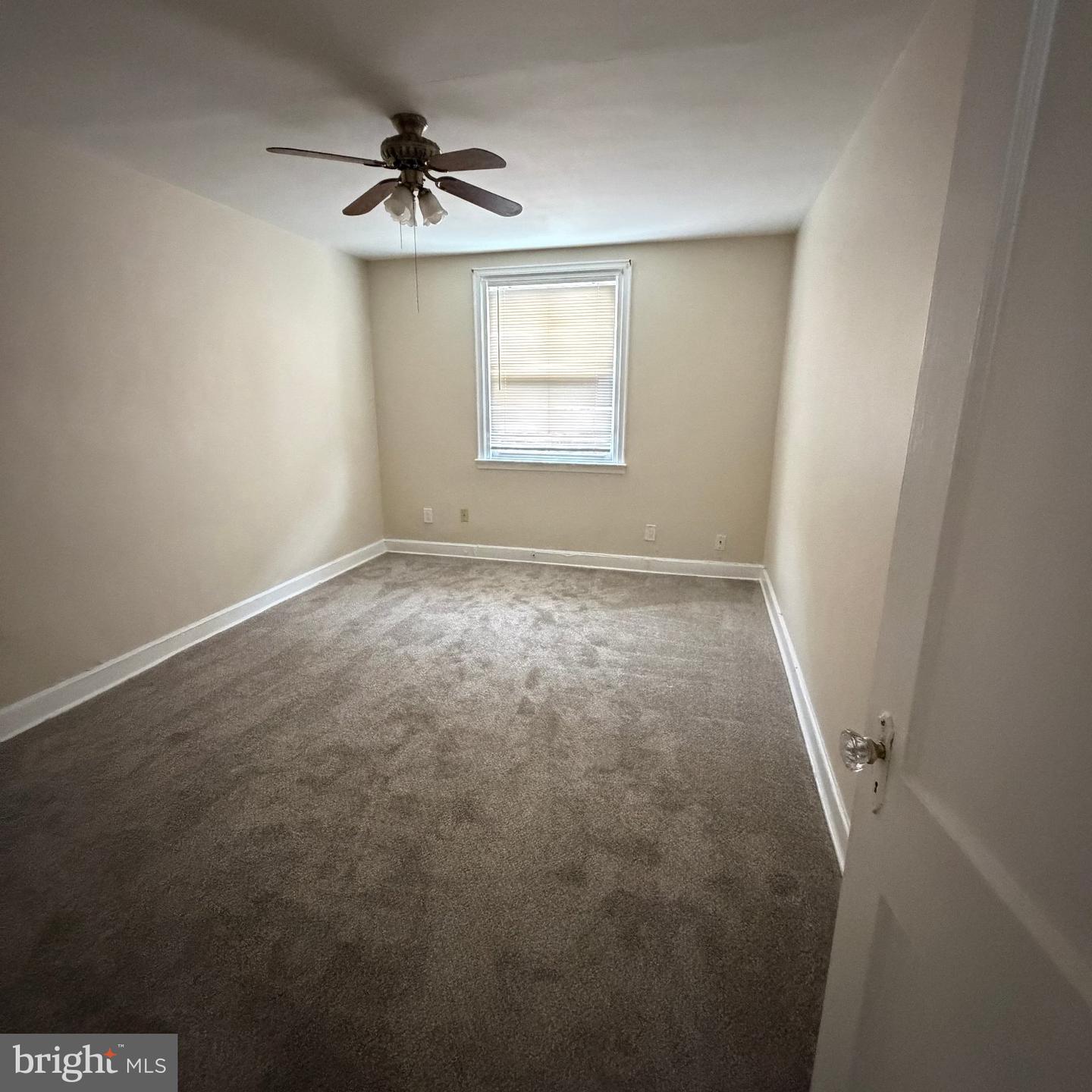 1320 W Nedro Ave Property Photo 5