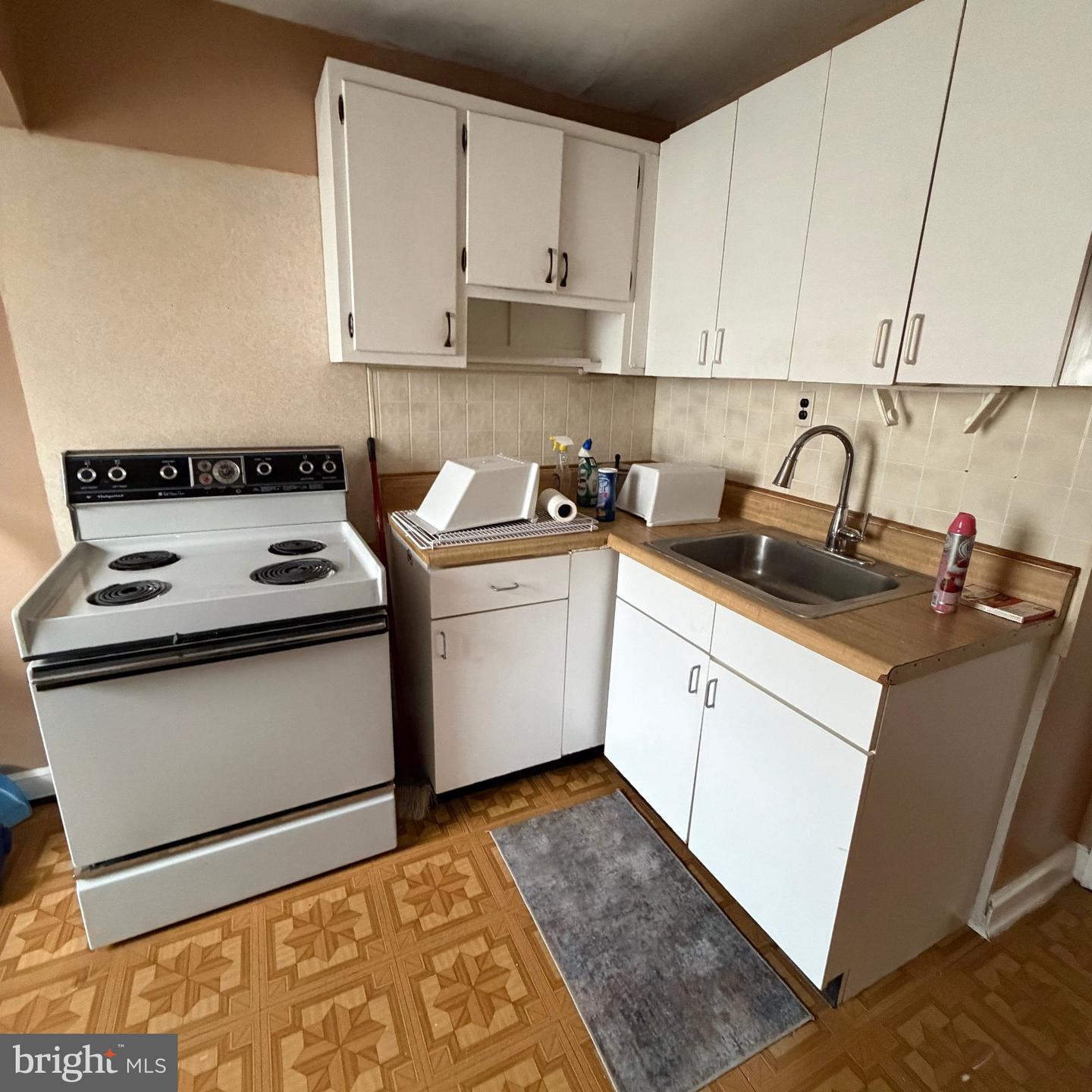 1320 W Nedro Ave Property Photo 8