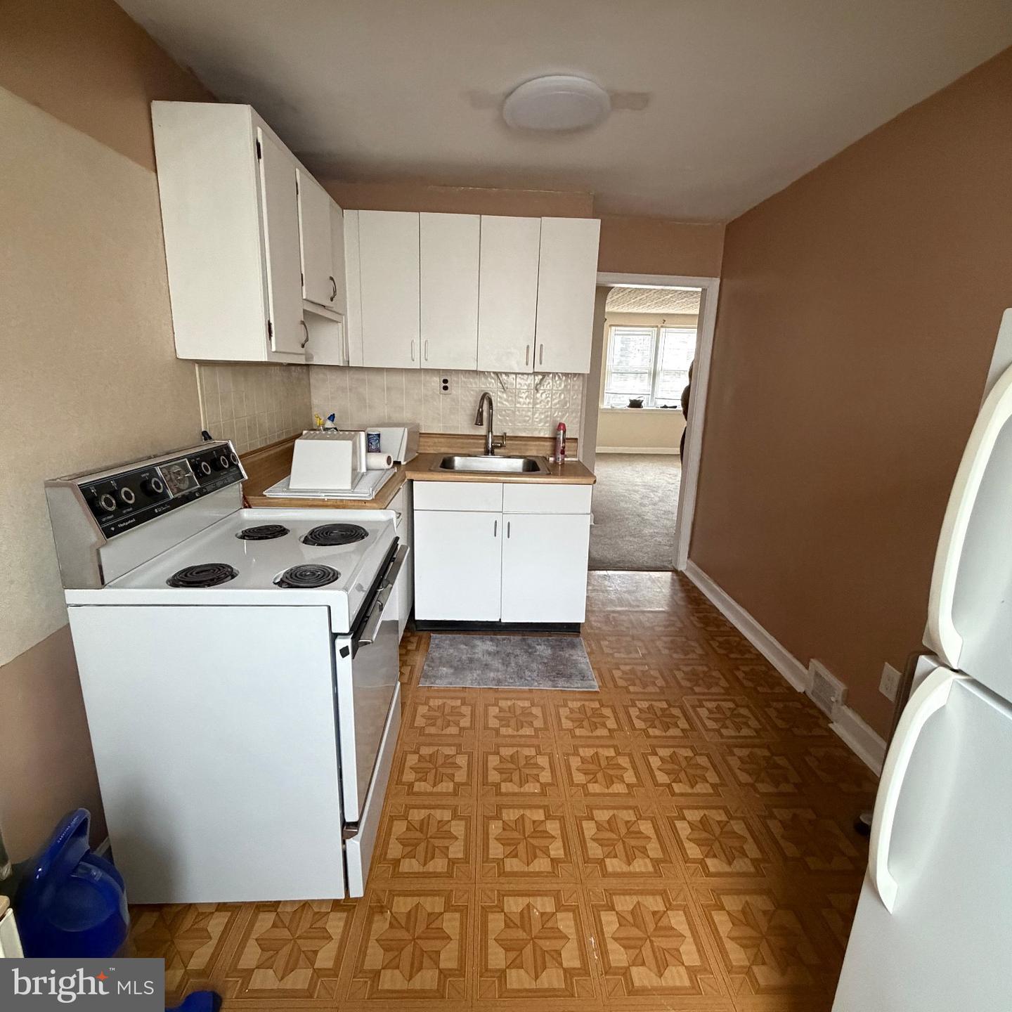 1320 W Nedro Ave Property Photo 9