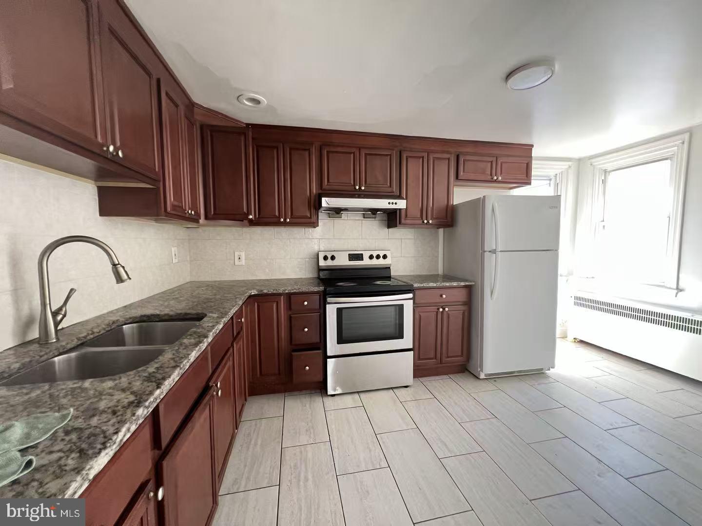1427 Friendship St Property Photo 7