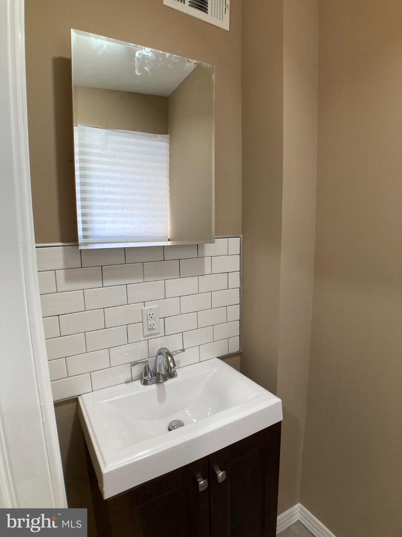 4523 Parrish St Property Photo 14