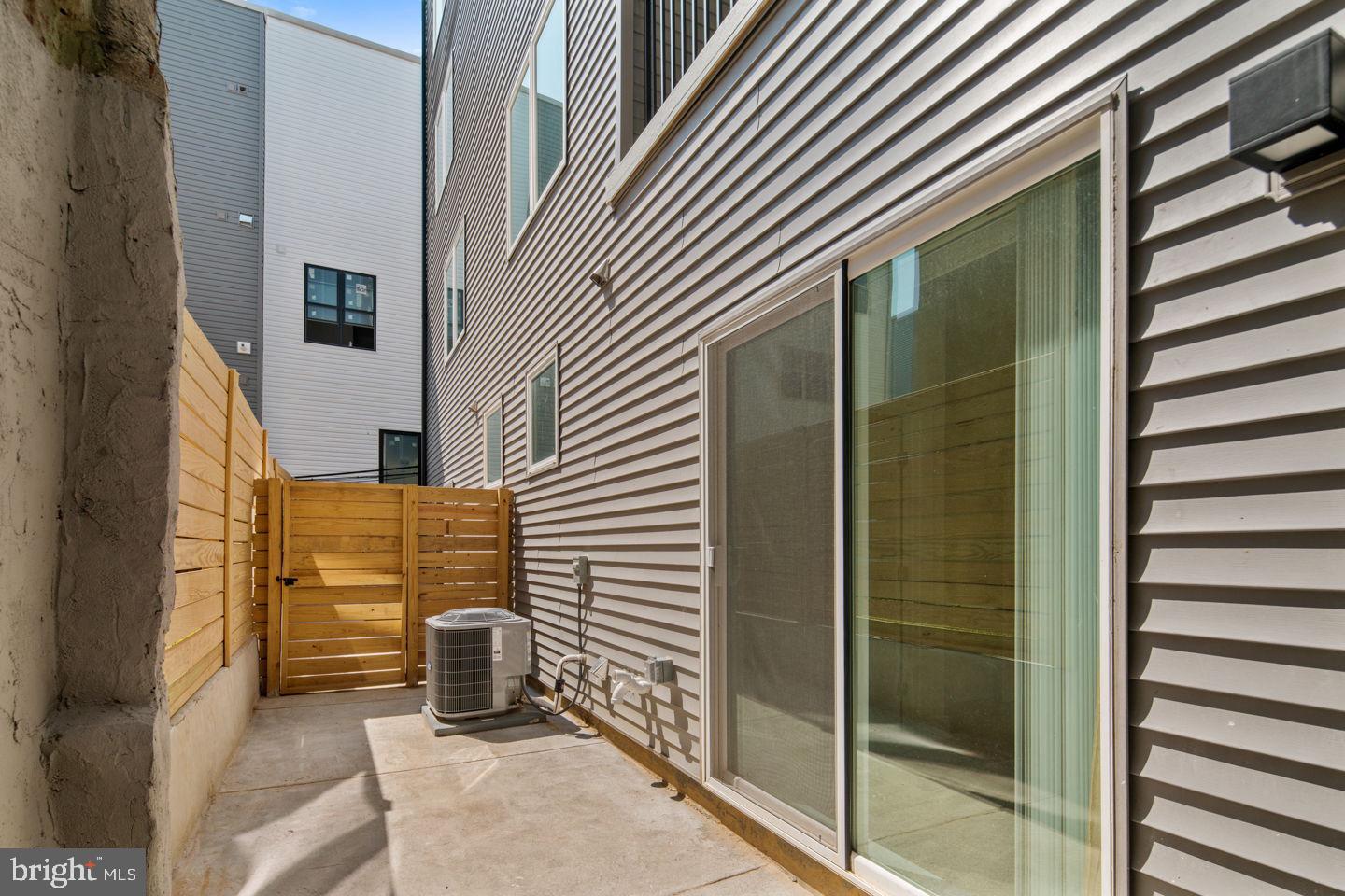 1910 Brown St #2 Property Photo 22