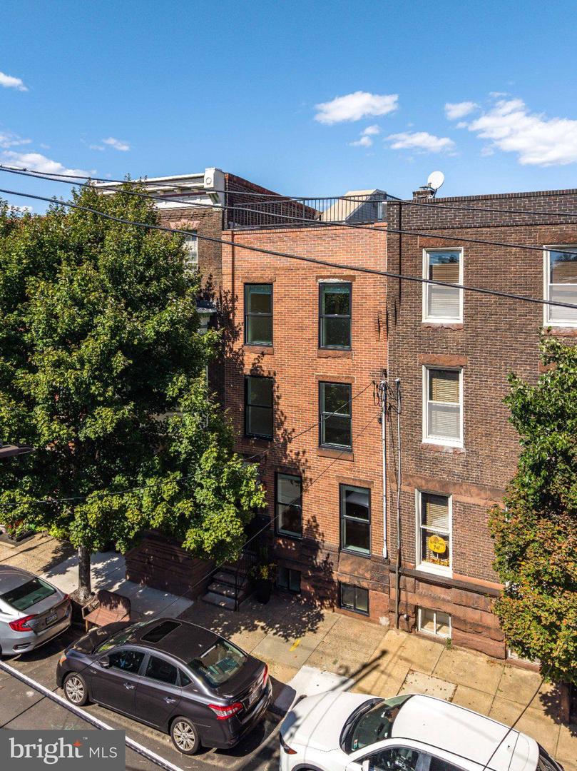 1551 E Berks St Property Photo 2