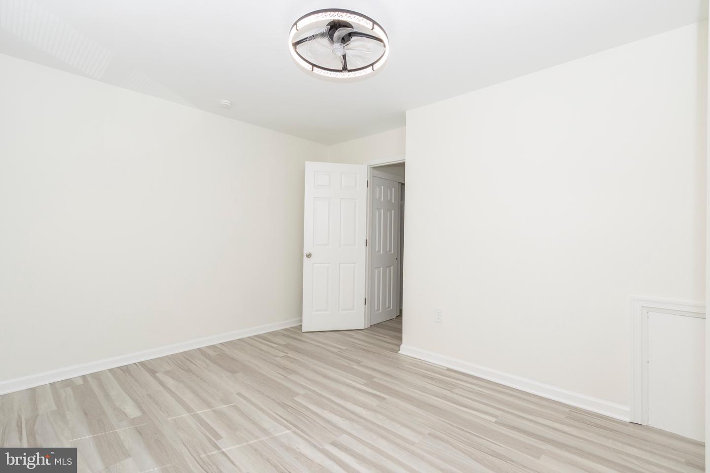 2711 Oakford St Property Photo 7