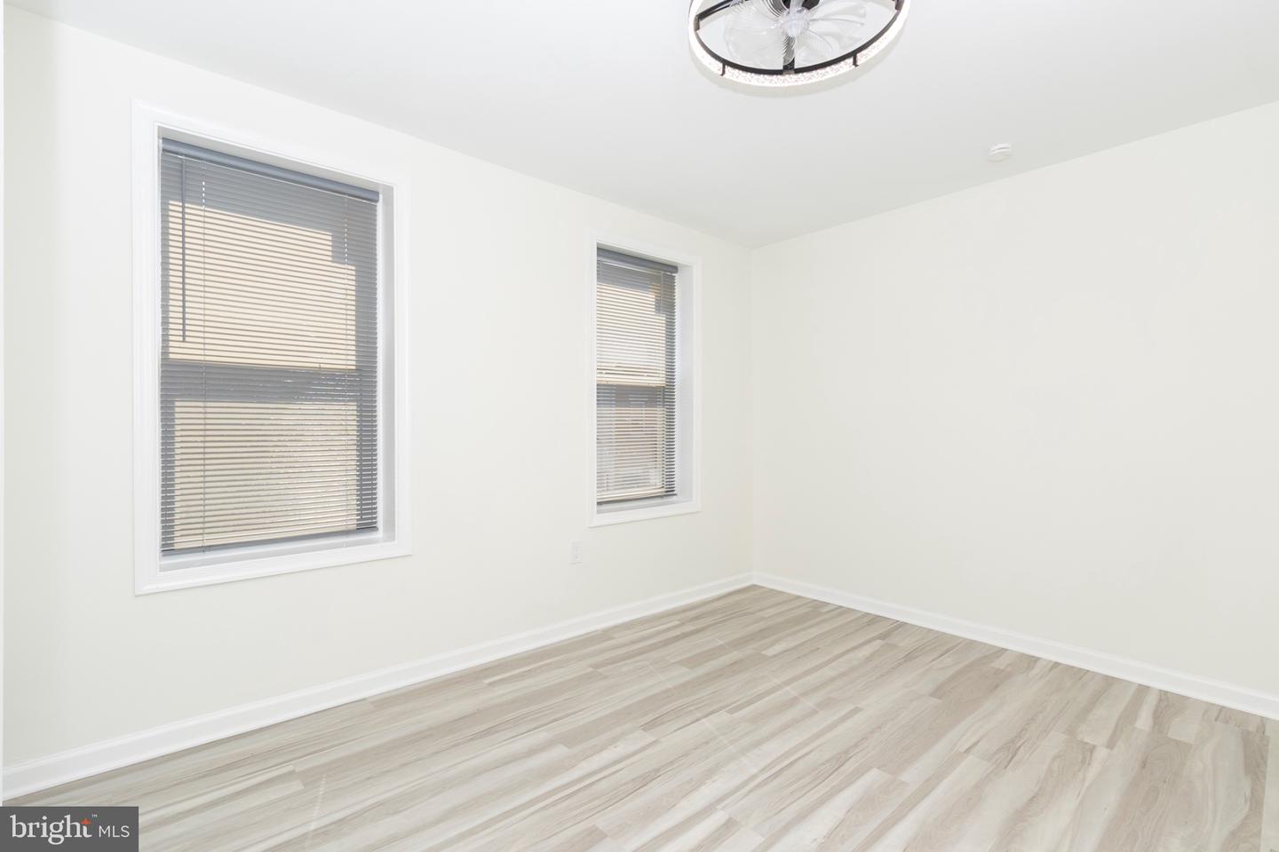 2711 Oakford St Property Photo 10