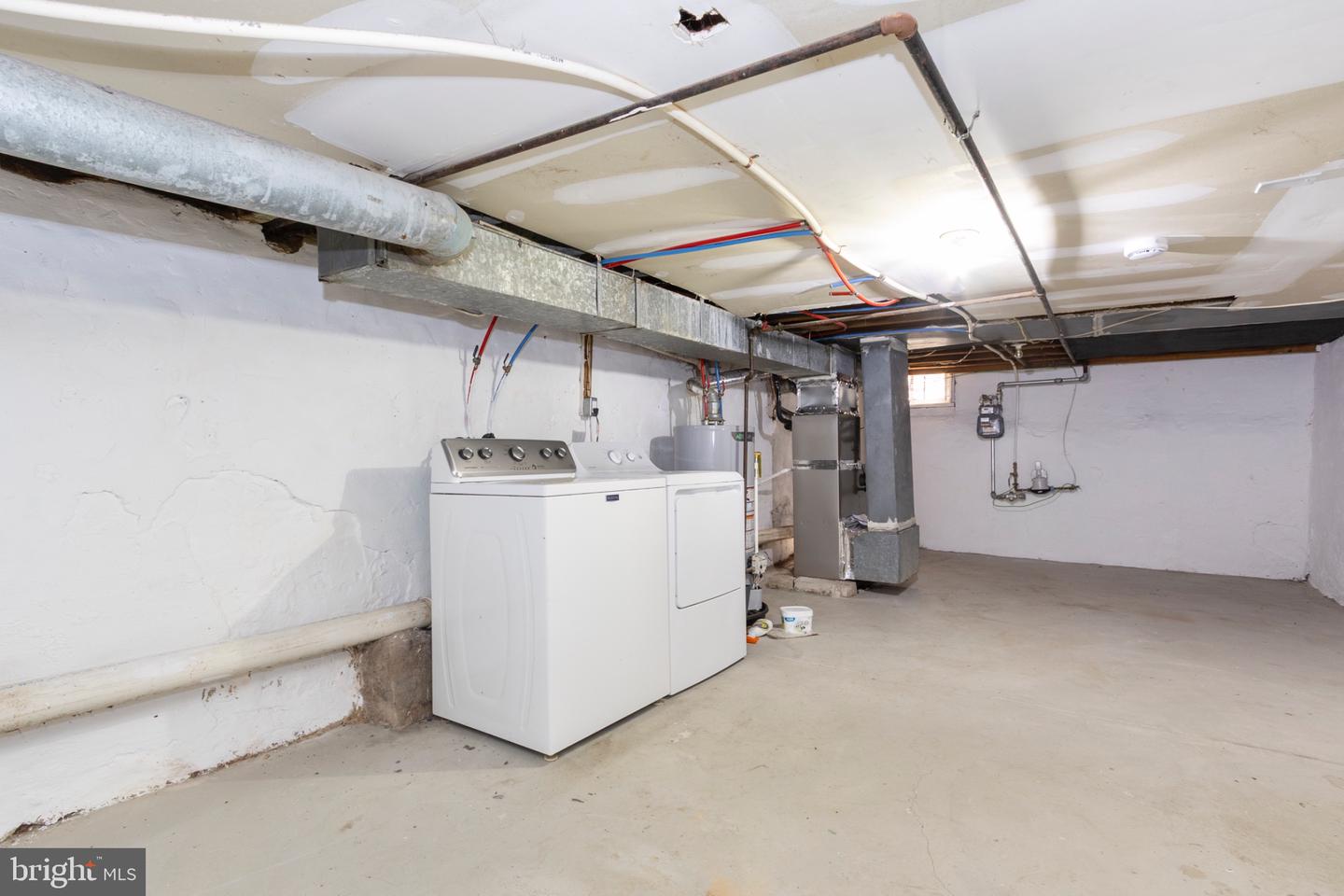 2711 Oakford St Property Photo 14
