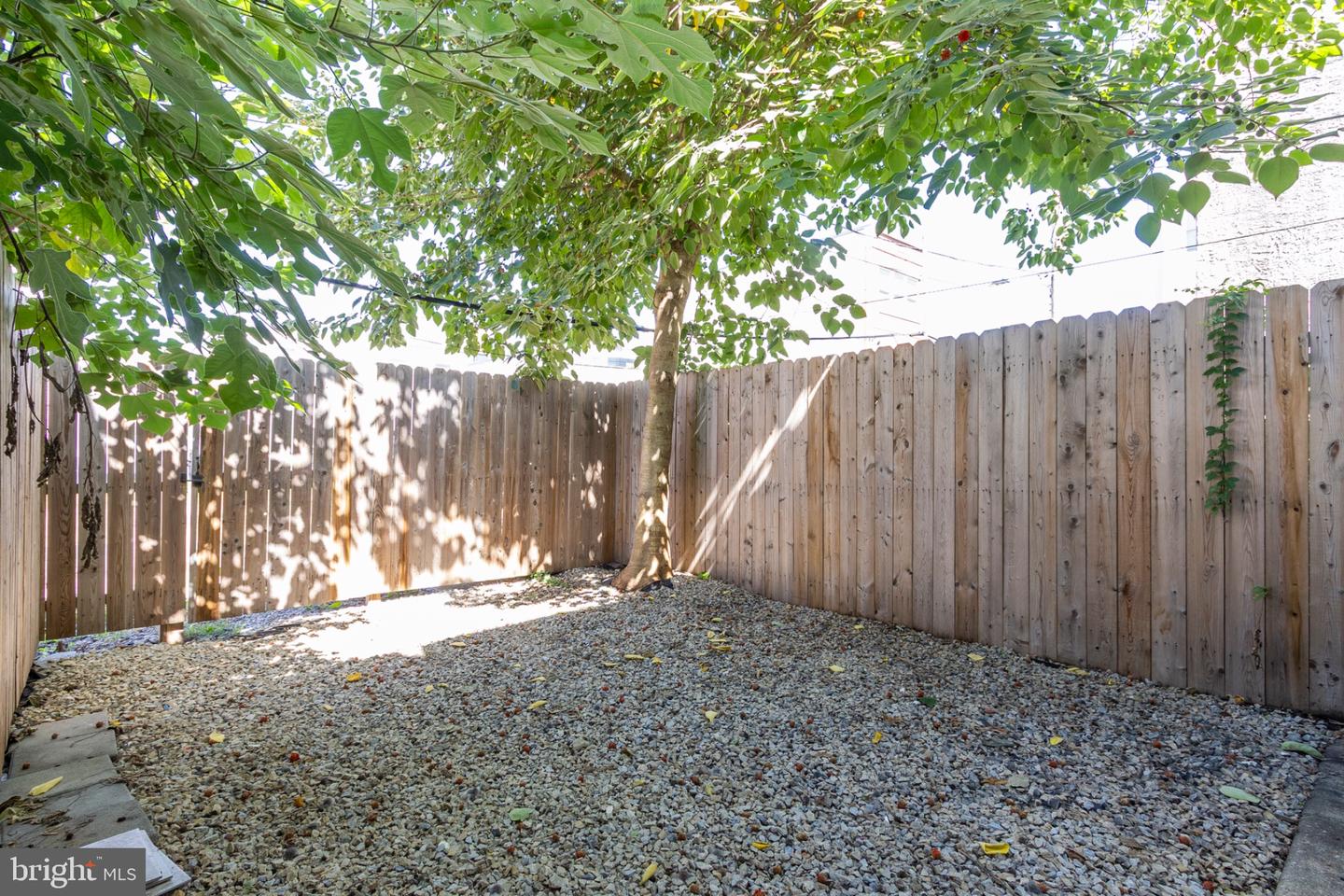 2711 Oakford St Property Photo 16