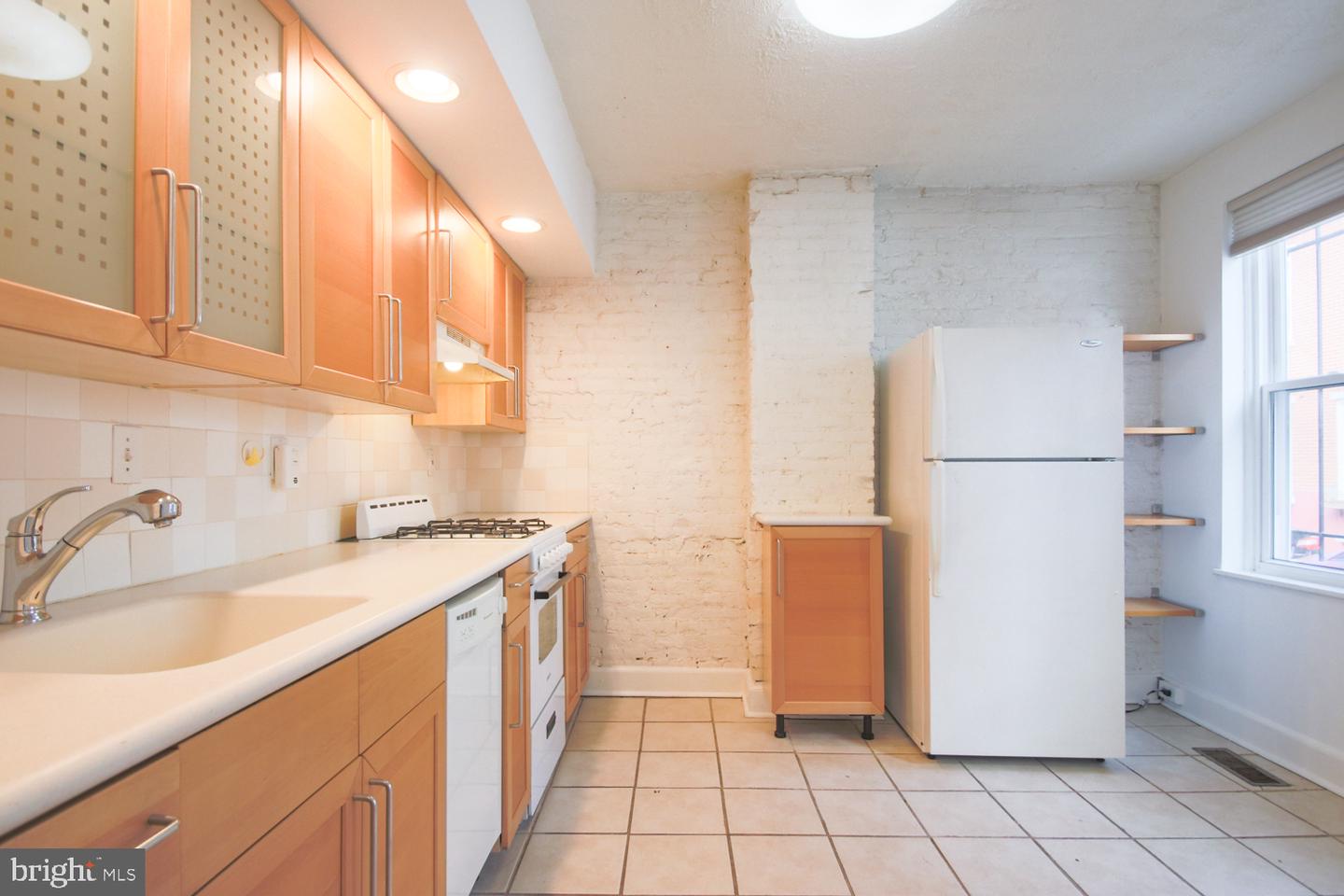 2204 Kater St Property Photo 4