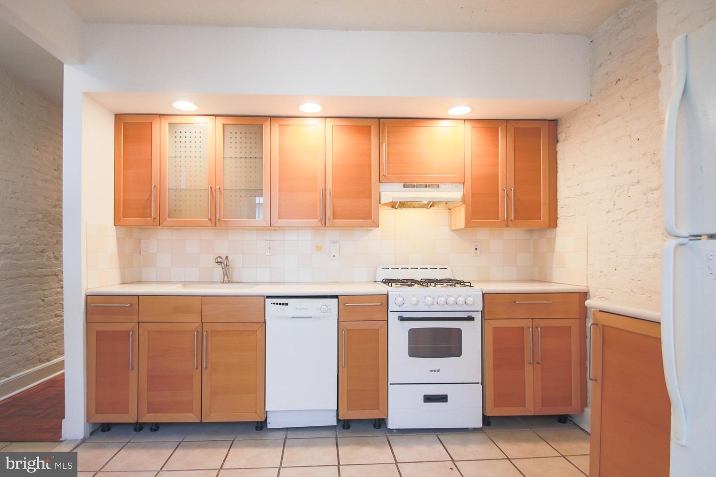 2204 Kater St Property Photo 6