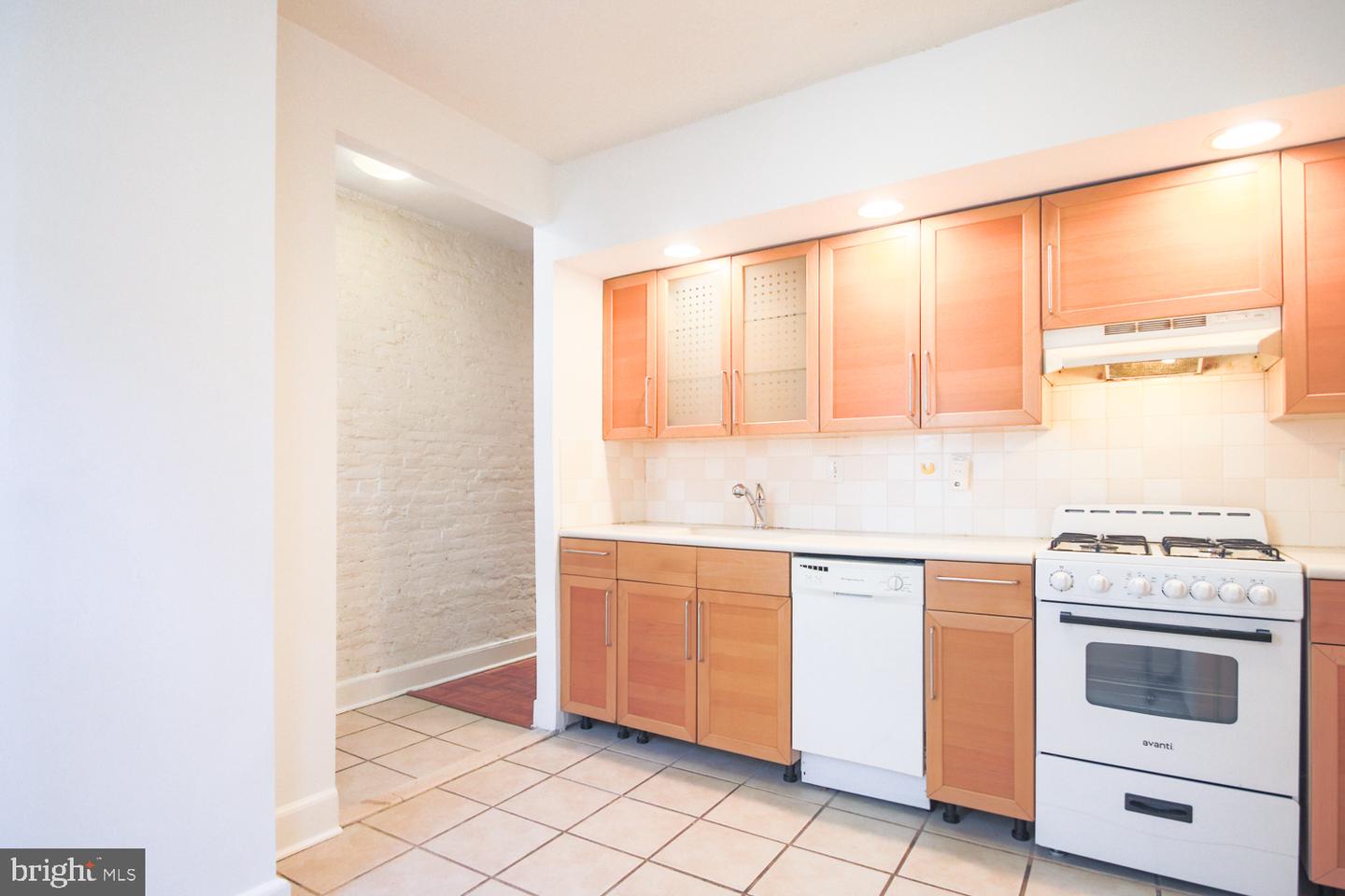 2204 Kater St Property Photo 7