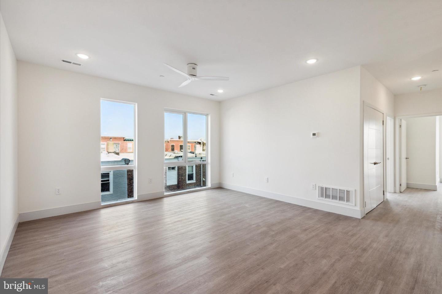 1221 E Fletcher St #212 Property Photo 8