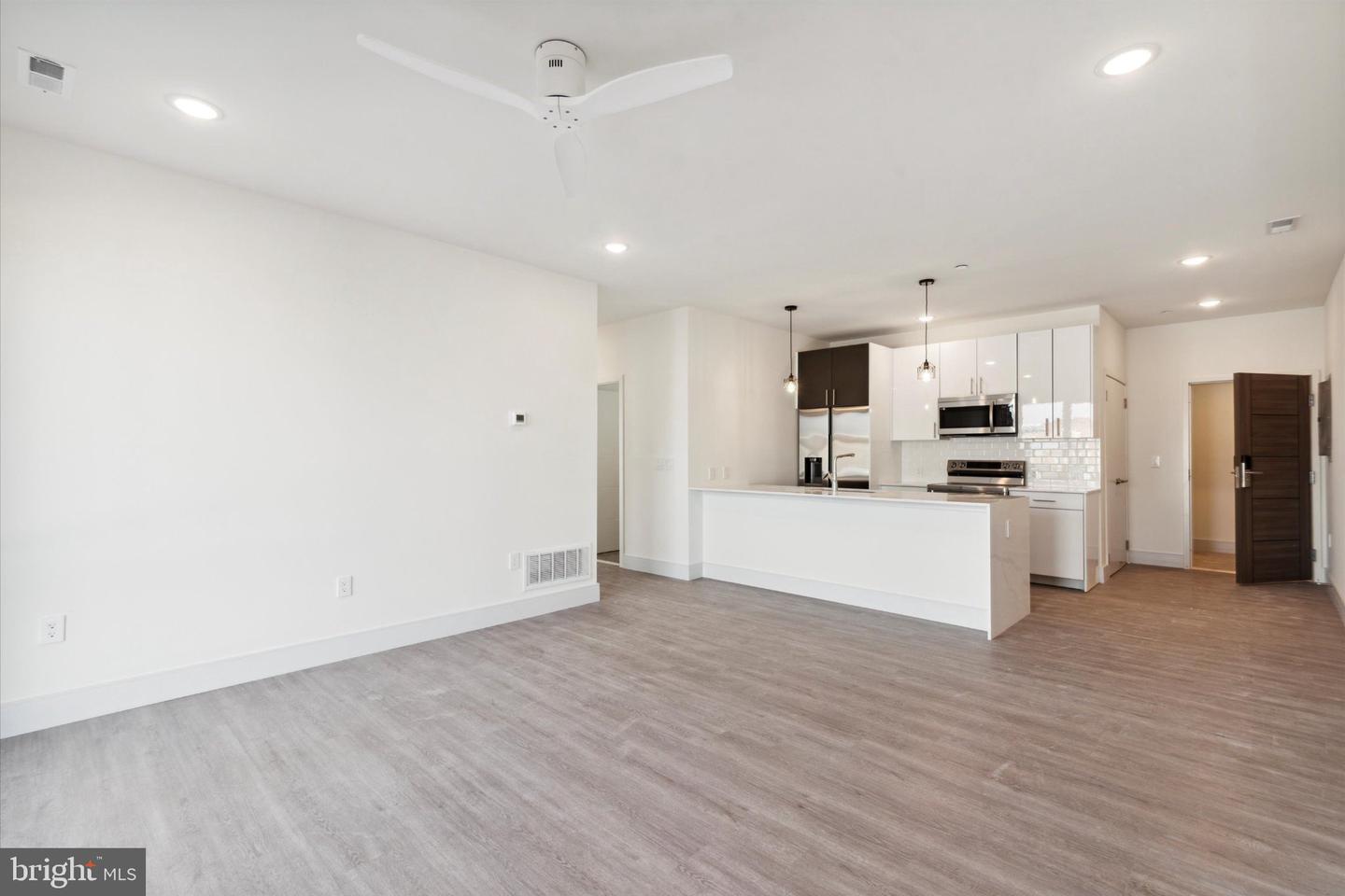 1221 E Fletcher St #212 Property Photo 10