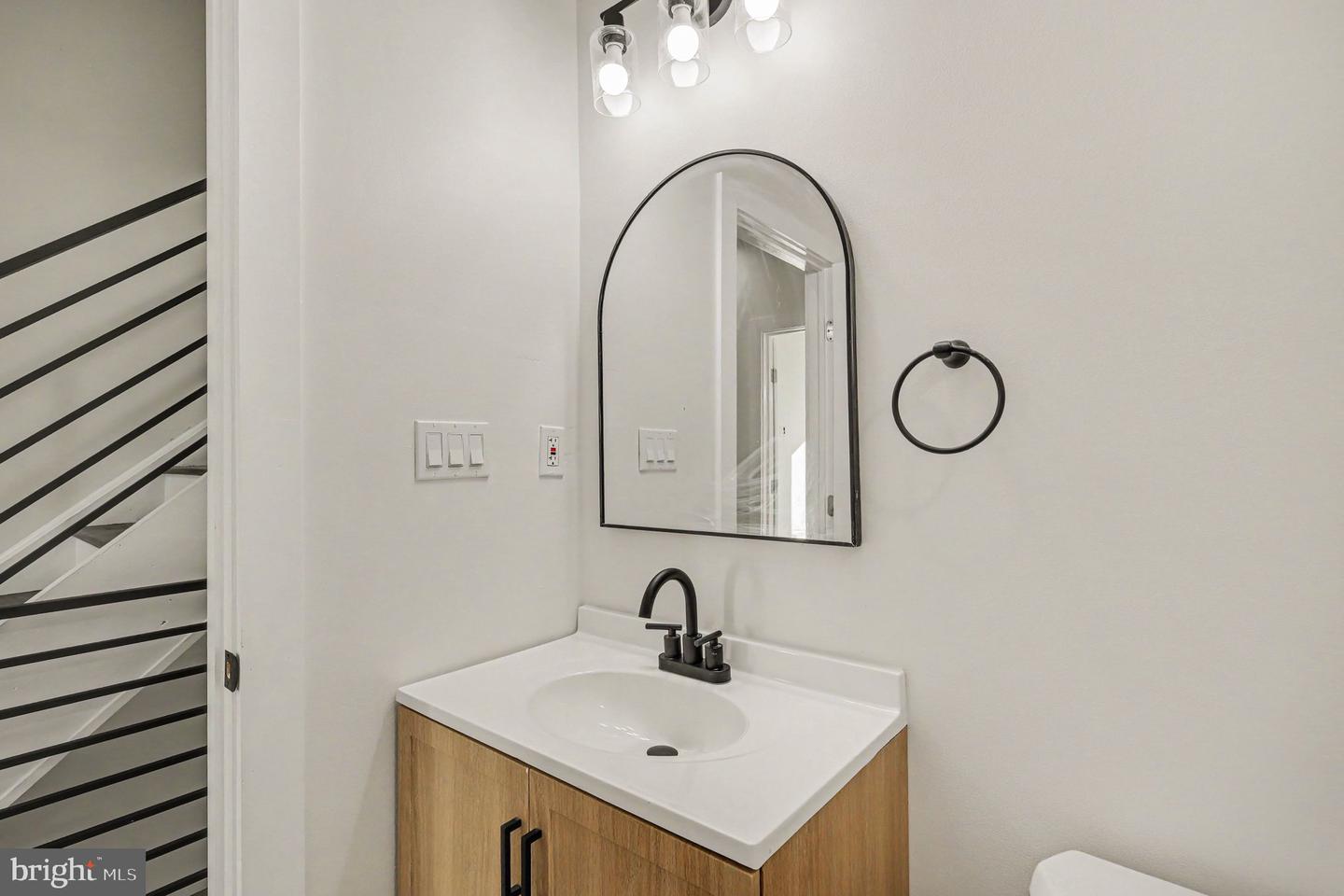 2455 Coral St Property Photo 12
