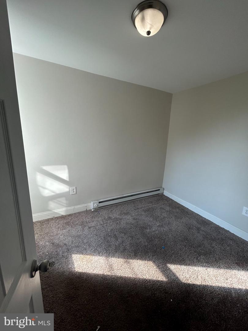 1812 E Thayer St Property Photo 4