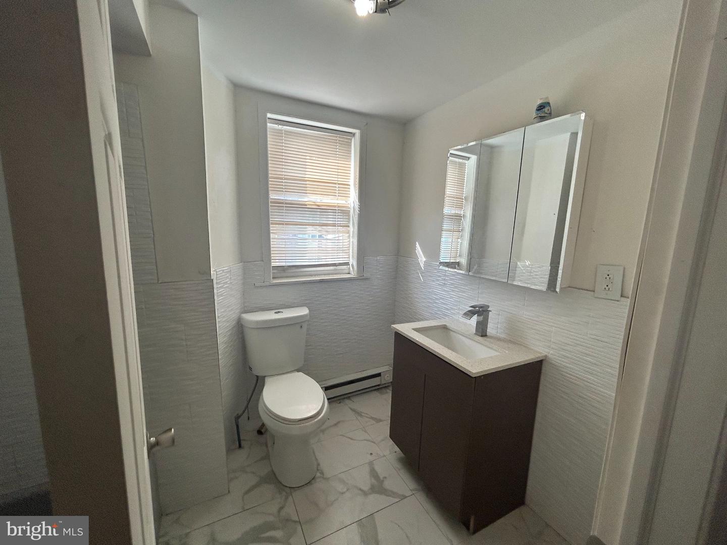 1812 E Thayer St Property Photo 9