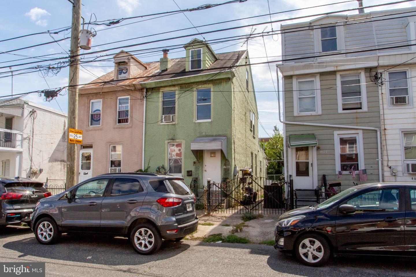 4629 WORTH ST Property Photo 1