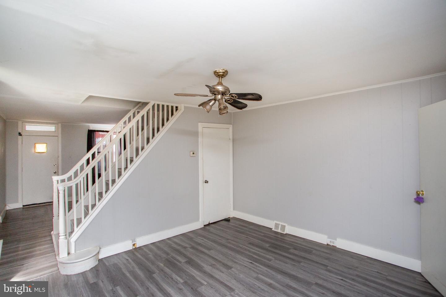 4629 Worth St Property Photo 11