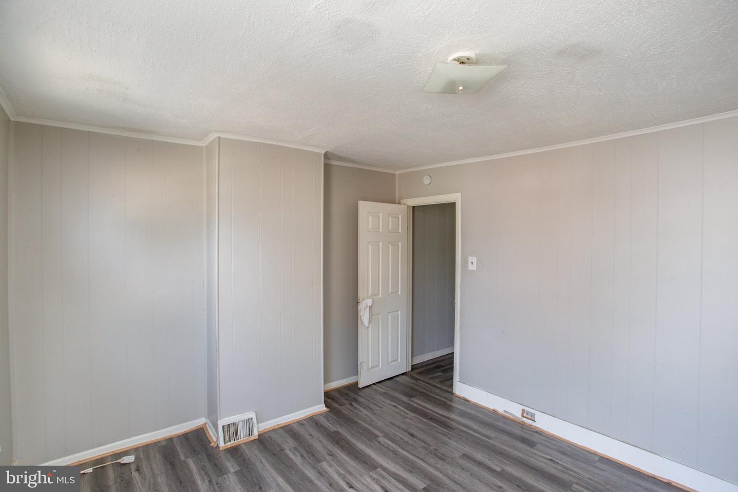 4629 Worth St Property Photo 21