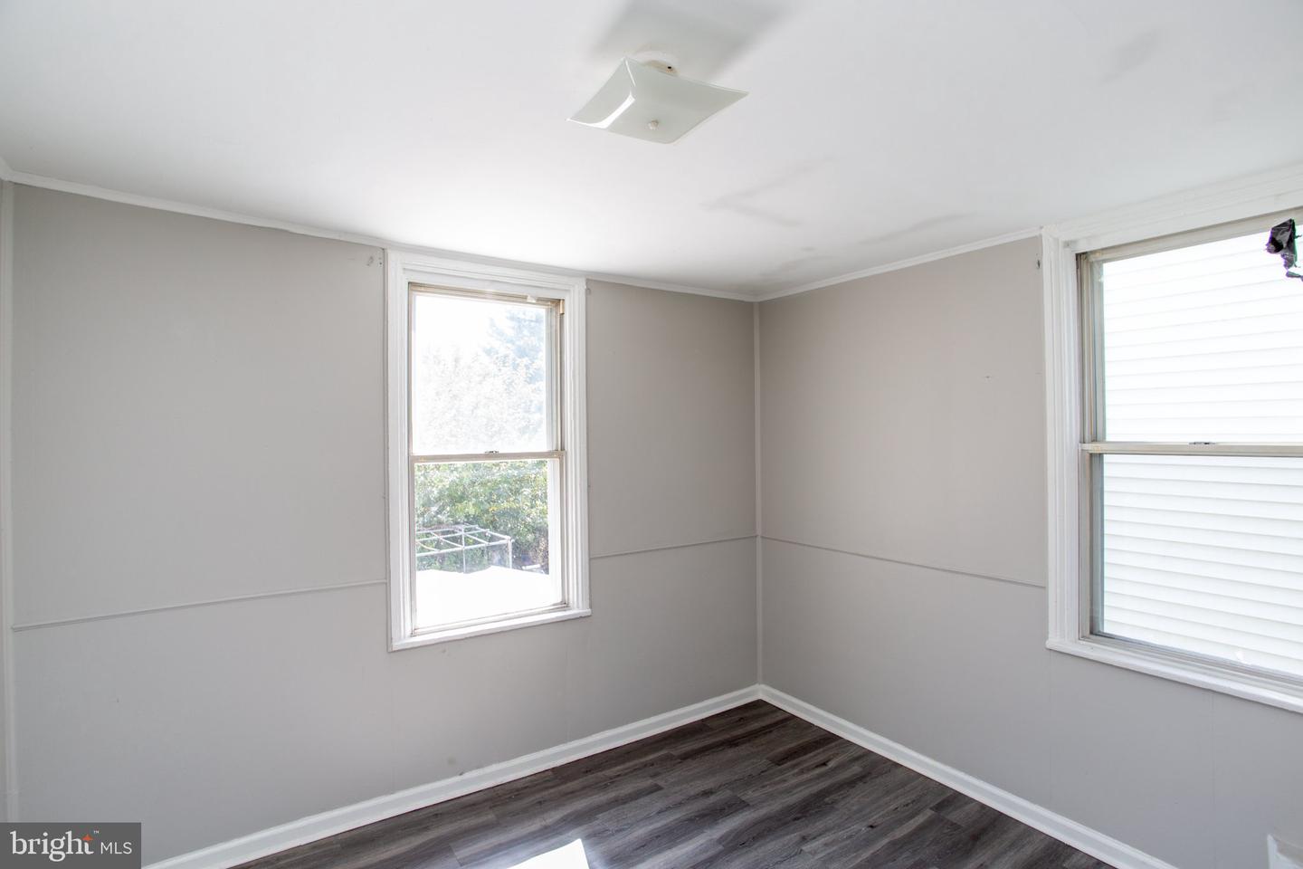 4629 Worth St Property Photo 25