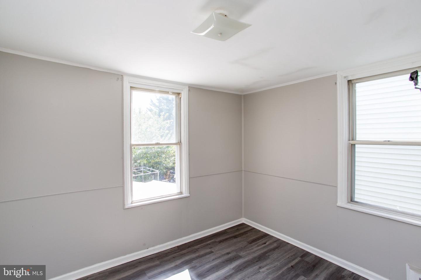 4629 Worth St Property Photo 29