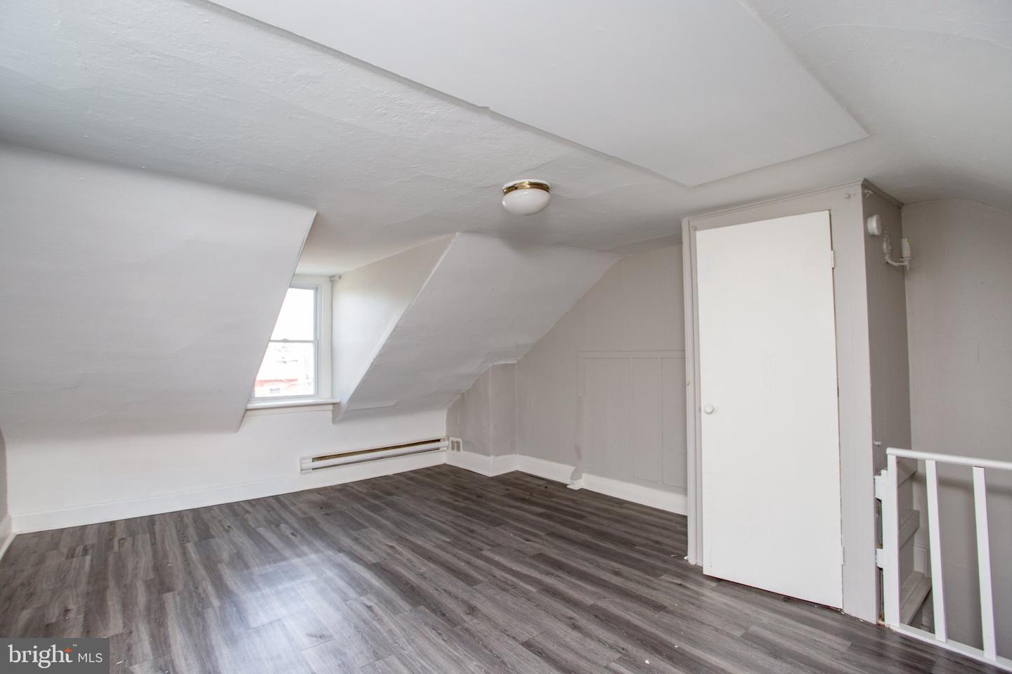 4629 Worth St Property Photo 32