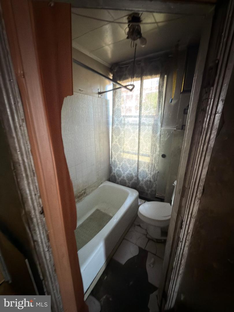 1904 E Somerset St Property Photo 14