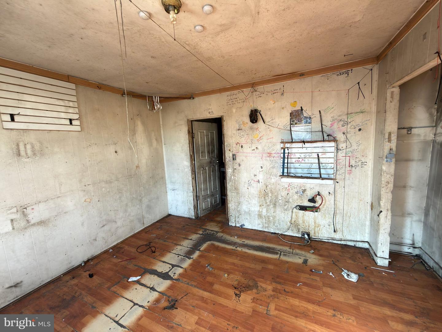 1904 E Somerset St Property Photo 17