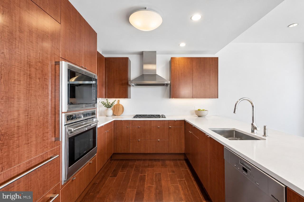 1706 Rittenhouse Sq #402 Property Photo 3