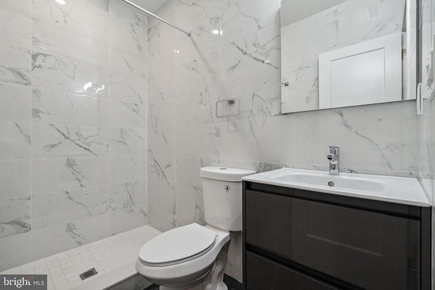 1713 W Seybert St Property Photo 9