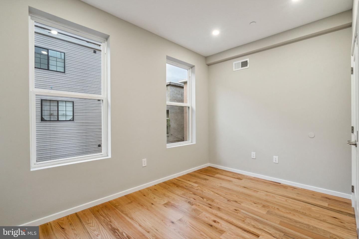 1713 W Seybert St Property Photo 10