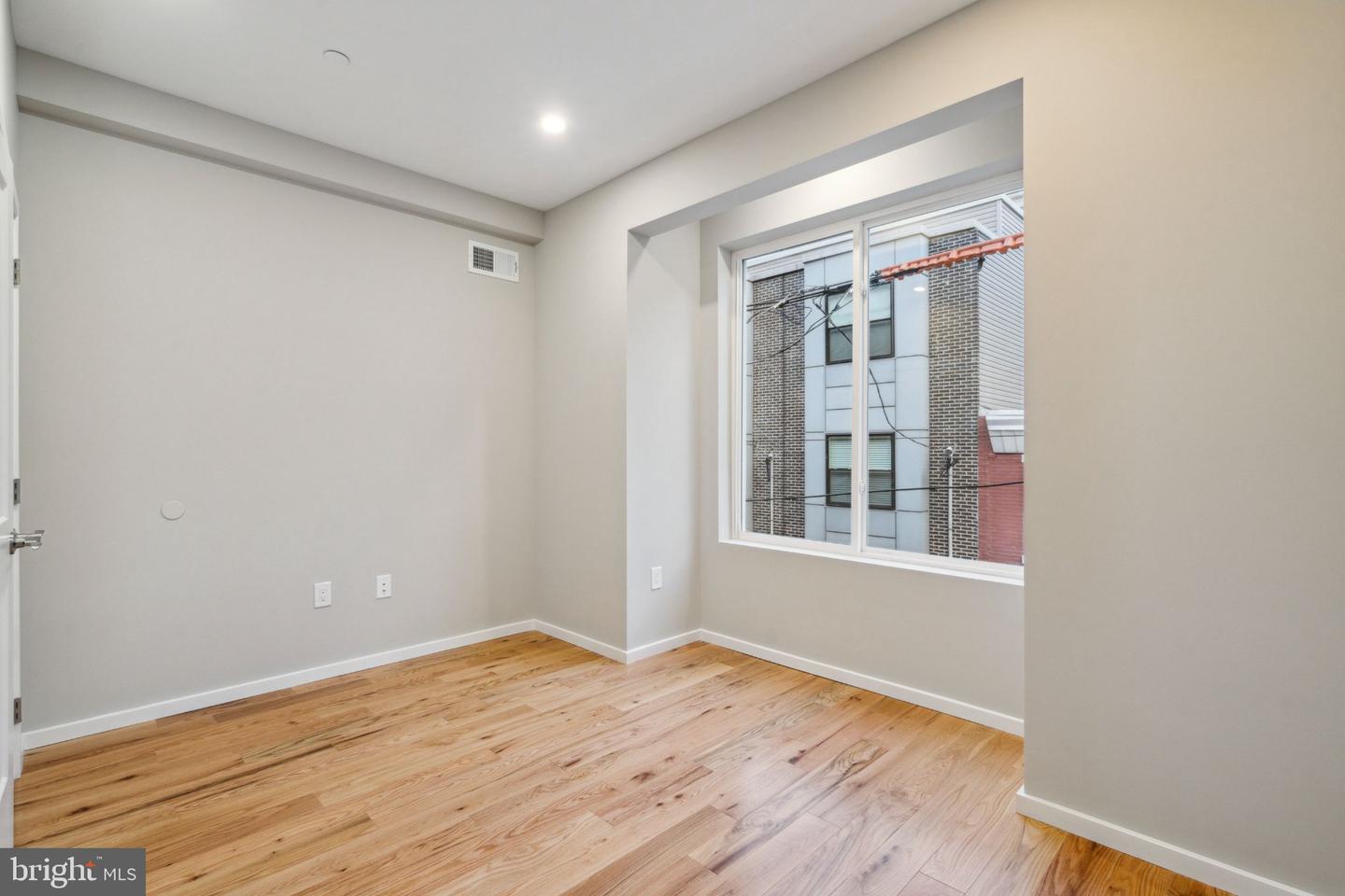 1713 W Seybert St Property Photo 13
