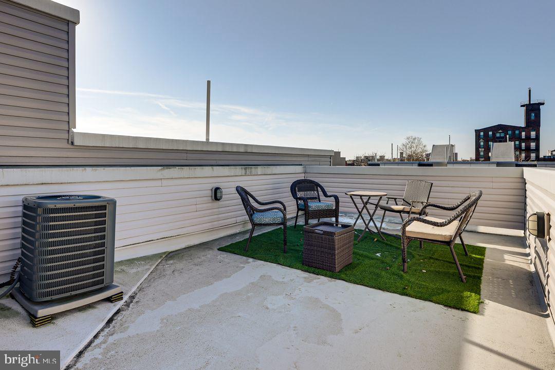2545 N Howard St Property Photo 23